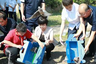 库里回答小吧采访：我就是龙年出生的？会在今年9月份来中国